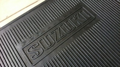 SUZUKI FLOOR MATE GUMMI PASSEND FÜR LJ10 LJ20 LJ50 FRONT CARRY JIMNY ELJOT...