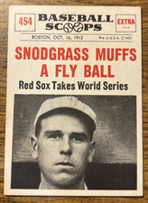 1961 NU-CARD SCOOPS FRED SNODGRASS MUFFS A FLY BALL 454 NY Giants NM
