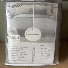 52 x 82 100 polyester reversible Waterproof sofa cover. Cream/Light Gray. NEW