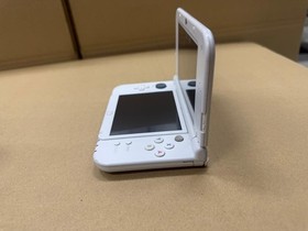 Nintendo New 3DS XL handheld Video game console - White