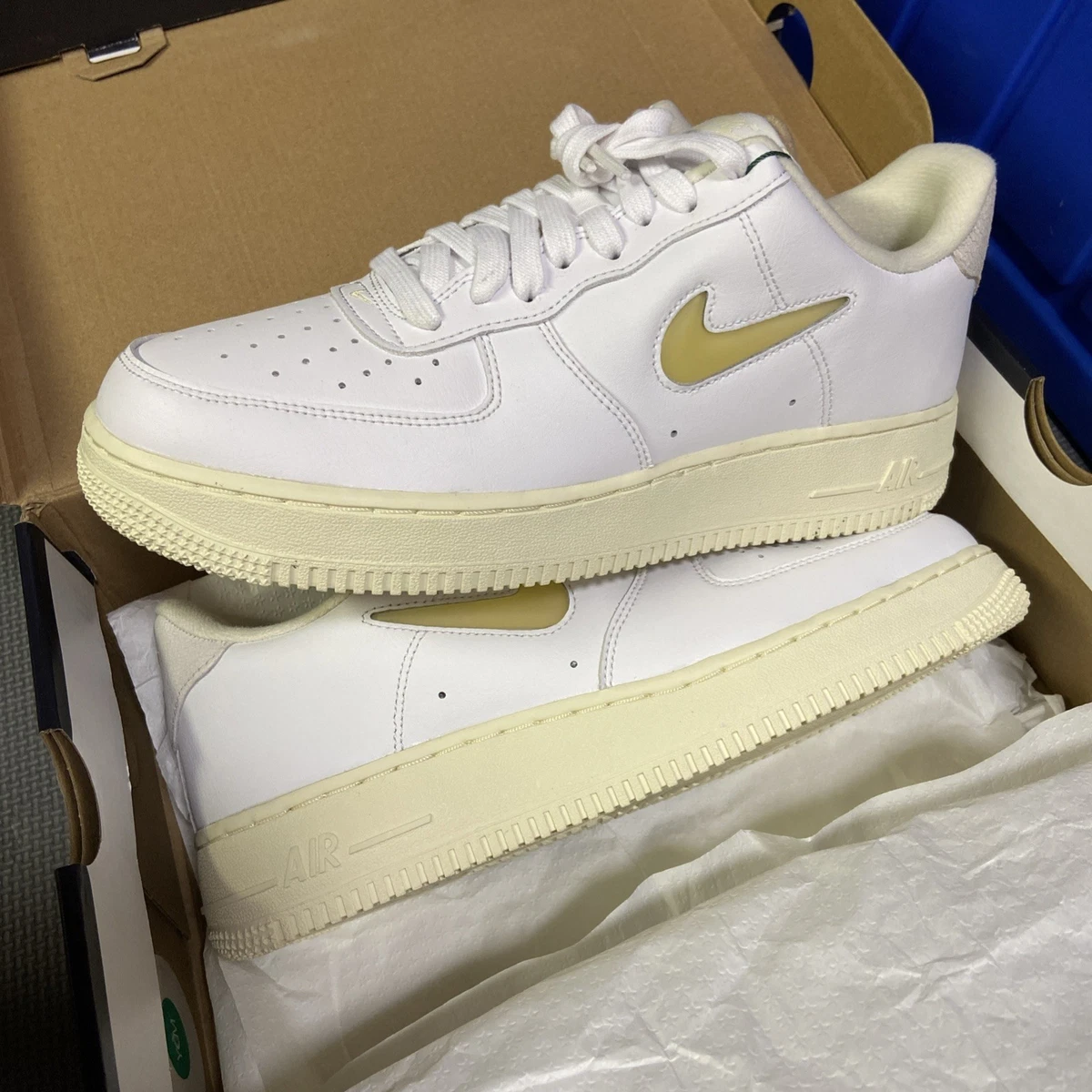 Nike Air Force 1 ’07LX ホワイト/ペールバニラ 未使用 Nike Air Force 1 '07 LX Pale Vanilla for Sale | Authenticity