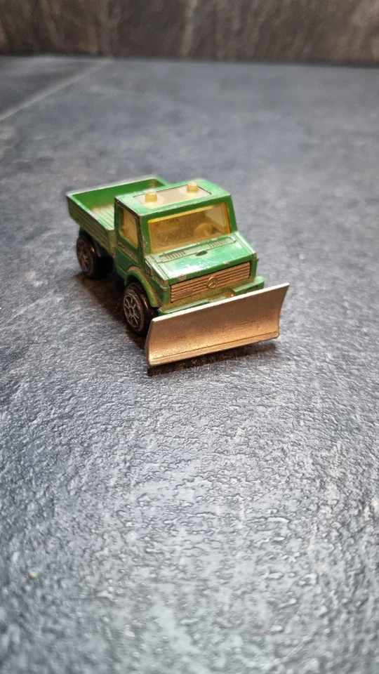 Unimog verde Majorette vintage con quitanieves escala 1/82 Foto 2 de 4