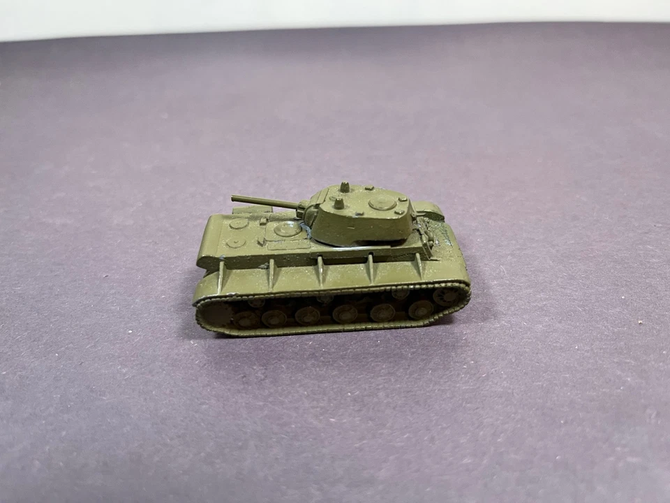 Vintage Authenticast Comet WWII RUSSIAN HEAVY TANK Metal - Image 3 of 4