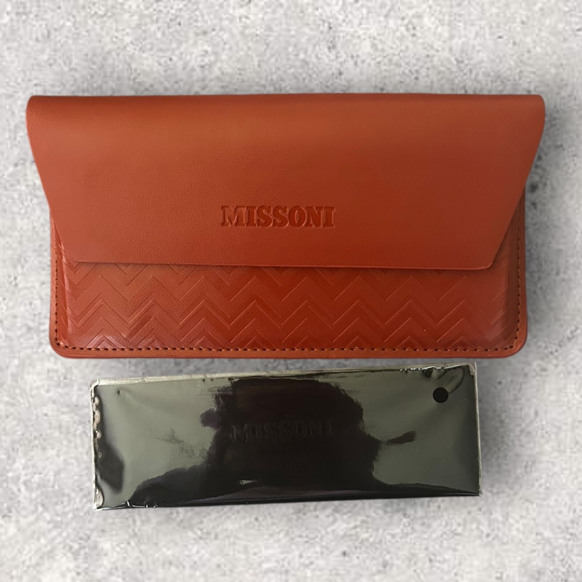 Missoni Sunglasses/ Eye Glass Case Magnetic Closure Cleaning  display picture 2