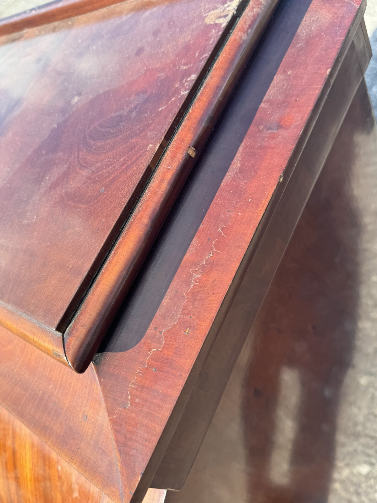 BIEDERMEIER BUREAU A CYLINDRE FLAME MAHOGANY Secretary Desk ￼