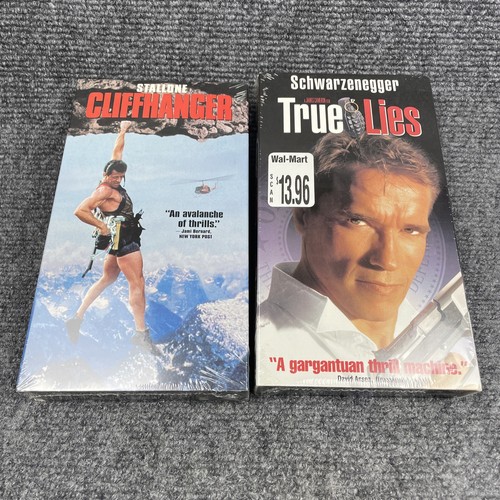 2 New VHS Tapes Cliffhanger (1993) Stallone True Lies (1994) Schwarzenegger Lot