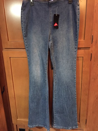 Flare Leg Mid Rise Jeans.Size 