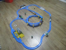 tomy trackmaster thomas the tank engine train set with cranky spiral & trains