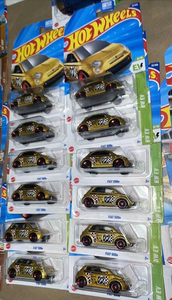 Hot Wheels 2024 Fiat 500e Oro 33/250 - HW EV 3/10 Lote de 12 Foto 4 de 4
