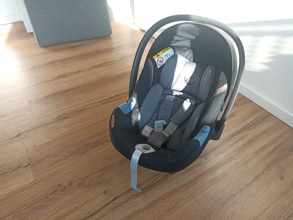Cybex Aton M i-size Deep Black Schwarz Babyschale mit Base M Basis Station - Bild 3 von 4