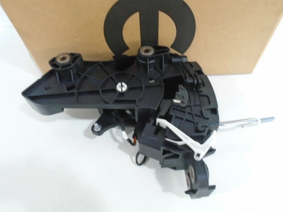 Genuine Mopar Transmission Shifter 1GJ35XDVAH Chrysler Town & Country - Image 3 of 4