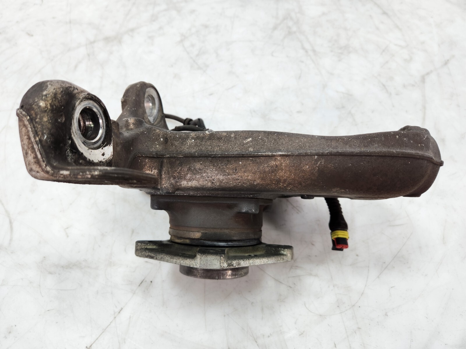 ✅ 13-19 OEM Maserati GT Sport M145 Front Passenger Spindle Knuckle Hub Carrier