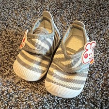 Baby Toddler Unisex Gray/White Striped Sneaker Hook Loop Non-Slip newborn