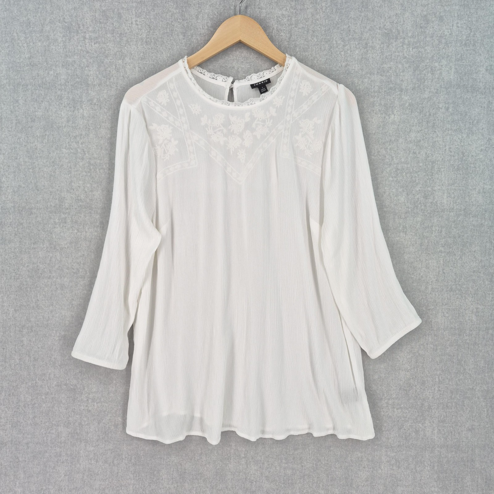Torrid Top Womens 1X White Embroidered Crinkle Gauze Lace Boho Peasant Flowy
