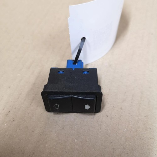 BMW 5 Touring E39 Fensterheber Schalter Vorne links 8368932 3.00 28703018