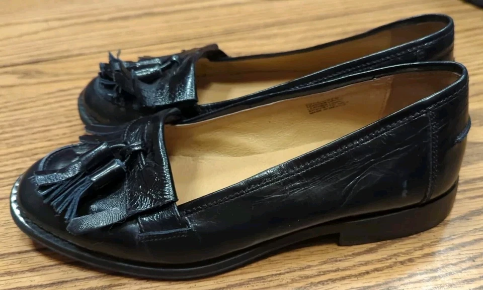 Zapatos mocasines sin cordones Steven Madden de cuero negro con borlas talla 6,5 M para mujer Foto 2 de 4