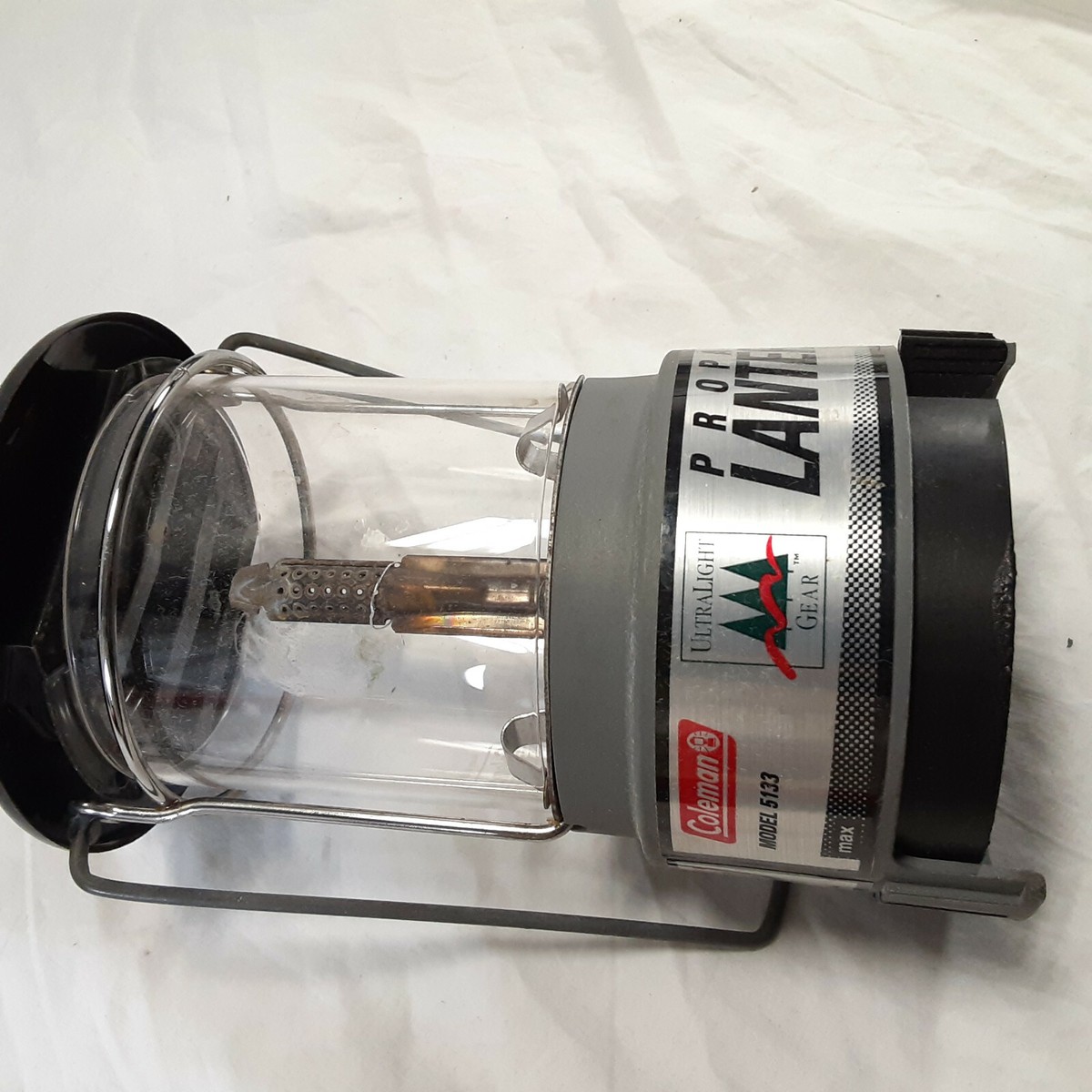 VINTAGE COLEMAN LANTERN MODEL 5133 ULTRA LIGHT GEAR PROPANE