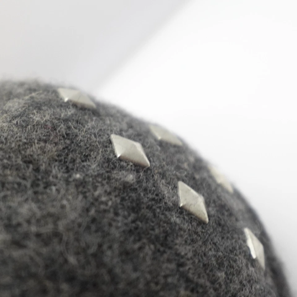 Gorra elástica con tachuelas para mujer gris 80 % lana Foto 3 de 4