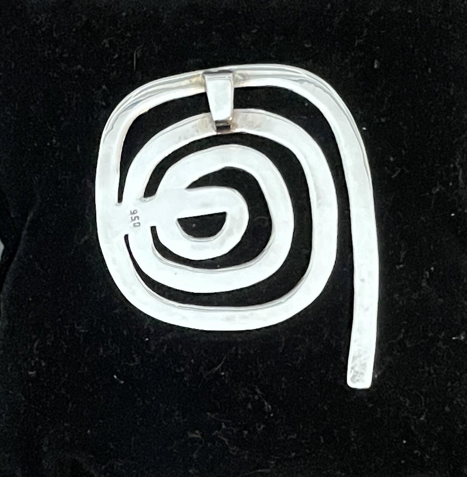 Artisan Peruvian Logo Pendnat - Solid 950 Sterlin… - image 3