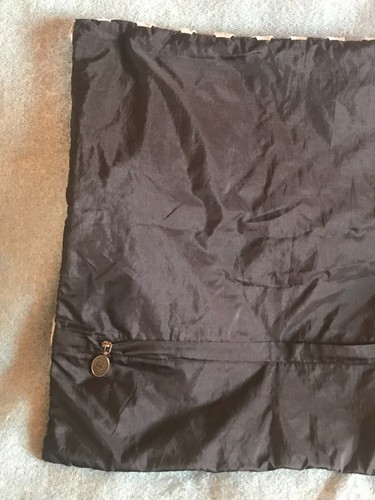 Pier1 Gray Criss Cross w Black Satin Underneath Throw Pillow Cover w Zipper Clos - Bild 7 von 8