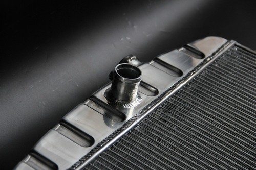 KKS5559 3 Row AluminumRadiator For 55-59 Chevy 3B 3C 3D Truck GMC 100 150 Pickup - Foto 3 di 7