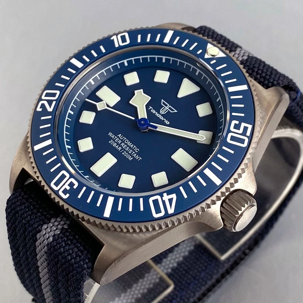 Tandorio Nuevo 42MM Titanio NH35A Reloj Mecánico Hombre Cristal de Zafiro Luminoso