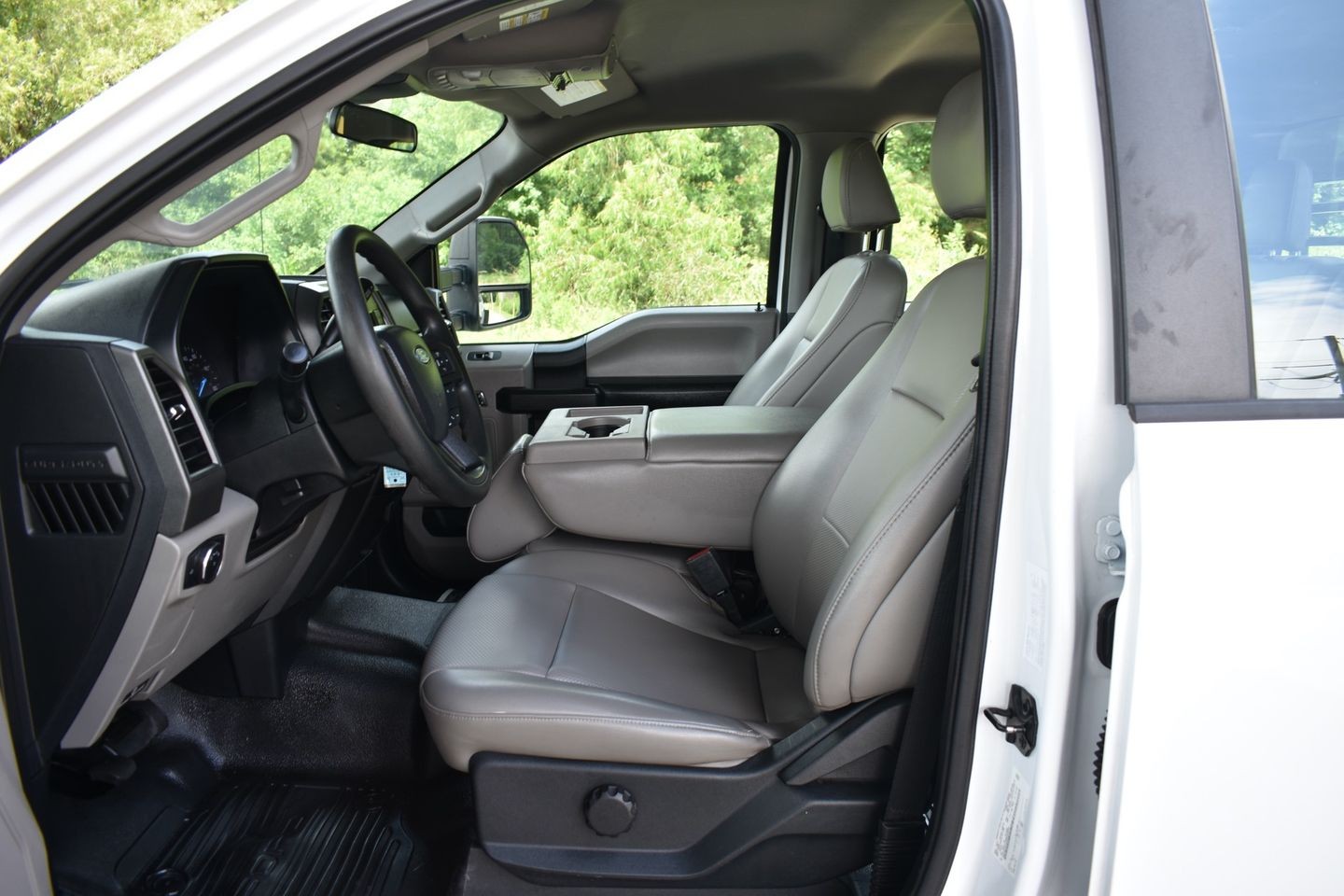 2021 Ford F-350 Super Duty XL thumbnail 12