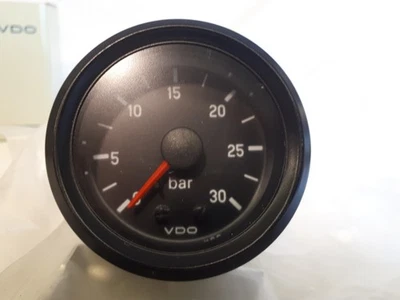 VDO - Oil Pressure Gauge 0-30 Bar. Black - P/N 150-035-009G. - Image 1 of 4