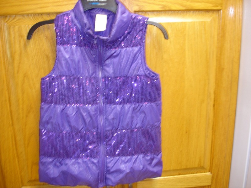 GIRL'S FADED GLORY SLEEVELESS SEQUINED PUFFY VEST-LARGE(10-12)-PURPLE 