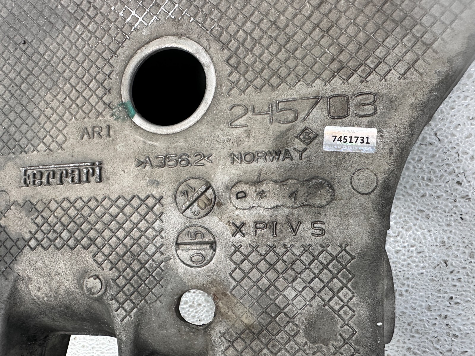 Rear Right Left Lower Control Arm 245703 245702 Ferrari California T 2015-2018