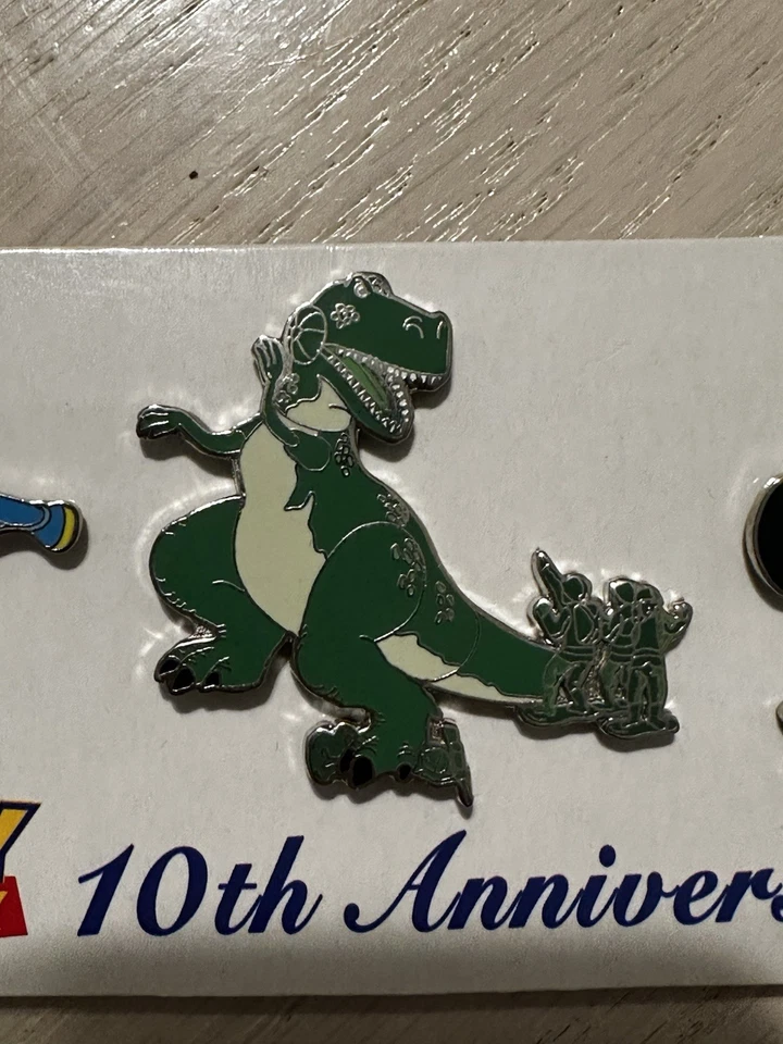 Conjunto de 3 pinos Disney Pixar Toy Story 10º aniversário LE 250 Rex Woody Buzz - Imagem 4 de 4