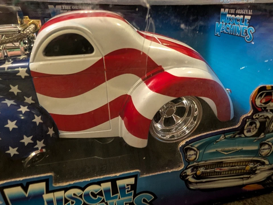 Vintage 2002 Muscle Machines '41 Willys Coupe TOO COOL Patriotic 1:18 MIB - Image 4 of 4