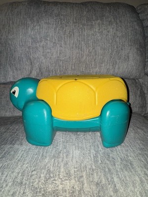 Vintage Rubbermaid Turtle Step Stool Kid s Storage Bathroom Green & Yellow