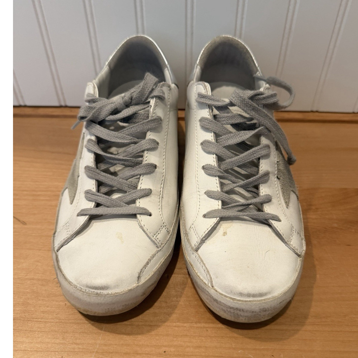 Golden Goose Super-Star women’s Low Top Lace Up Sneakers White Gray Silver