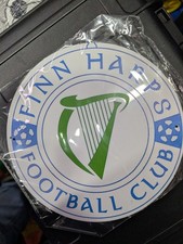 Targa calcio Finn Harps scudo in metallo (FH)