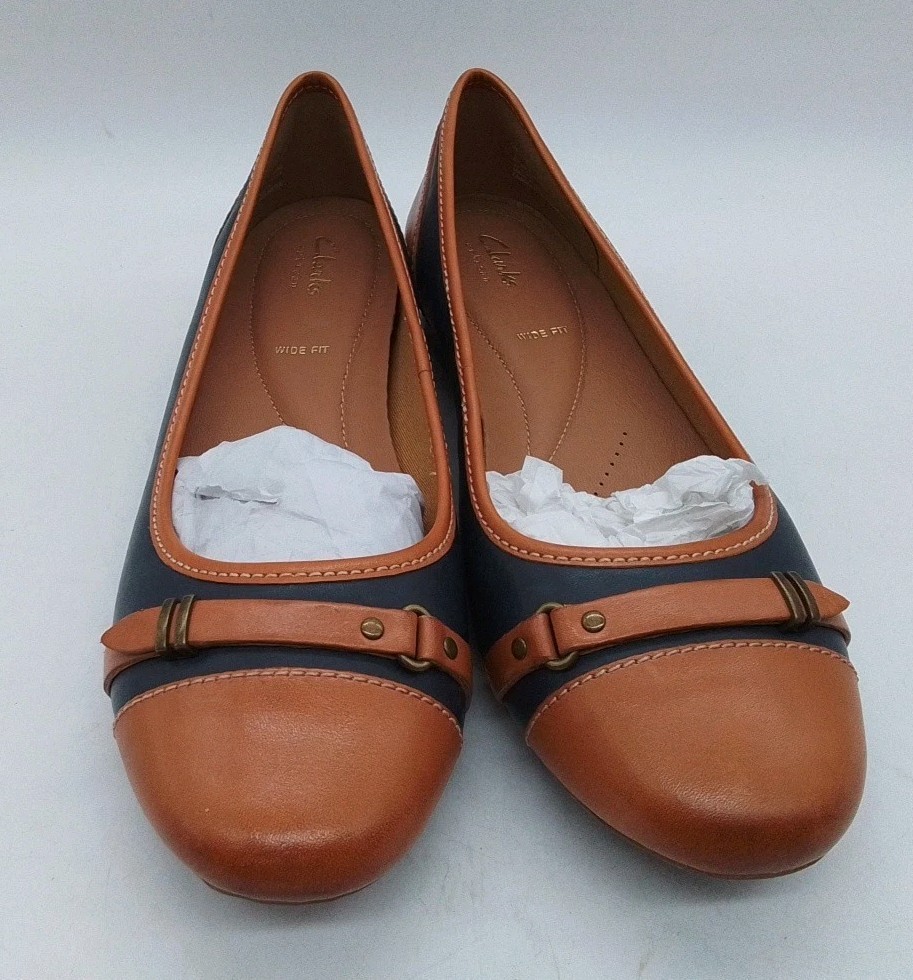 Wide Fit Clarks Flat Leather Shoes Ballet Style Henderson Lady