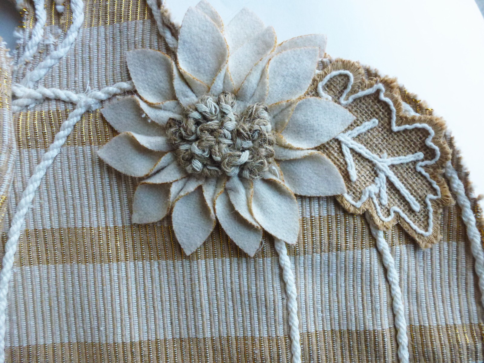 NICOLE MILLER Set of 4 Pumpkin PLACEMATS Gold Stripes Flower Detail 14