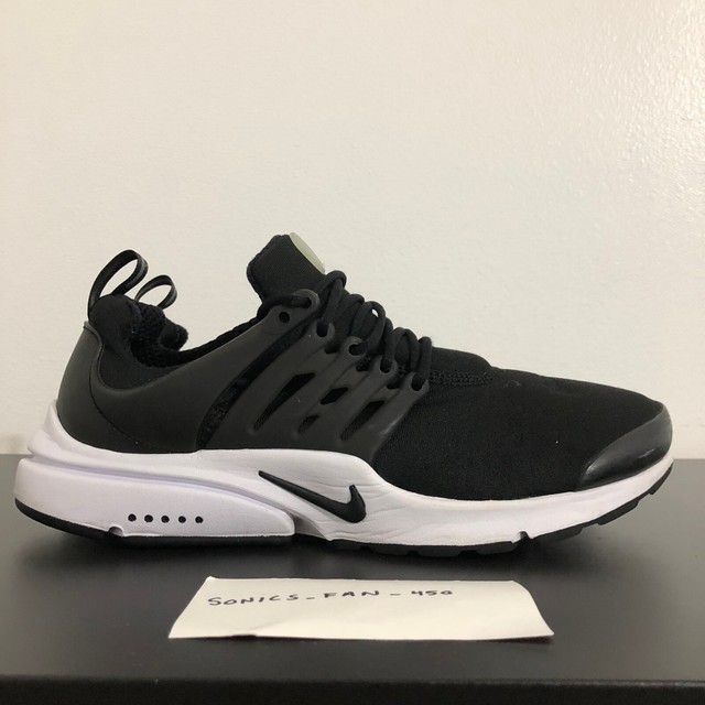 nike air presto essential black and white mens