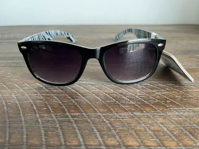 Studio 35 Trend UV Protection Sunglasses Black w zebra design