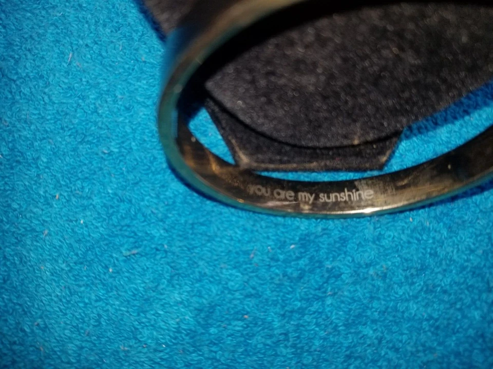 Mud Pie 金色/黑色珐琅手镯手链 You Are My Sunshine — 第 4/4 张图片