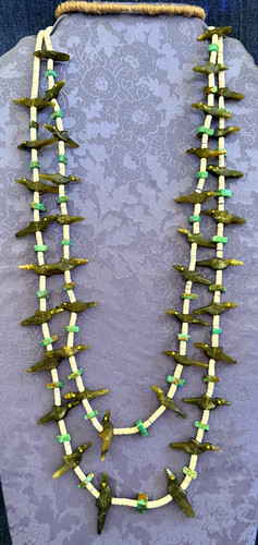 Native American Carved Serpentine Bird Fetish Heishi Turquoise Necklace 28 Inch.