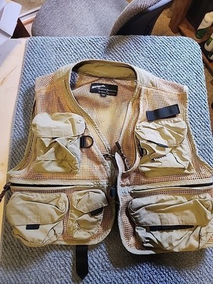 Simms Headwaters Mesh Vest, Kaki Mens S/M  Fishing Utility Breathable Vest