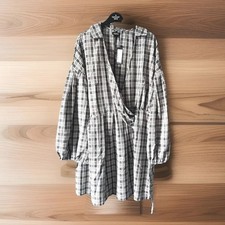 Ladies Boohoo Black / Grey Dress Checked Wrap Top Style  Size 18 BNWT