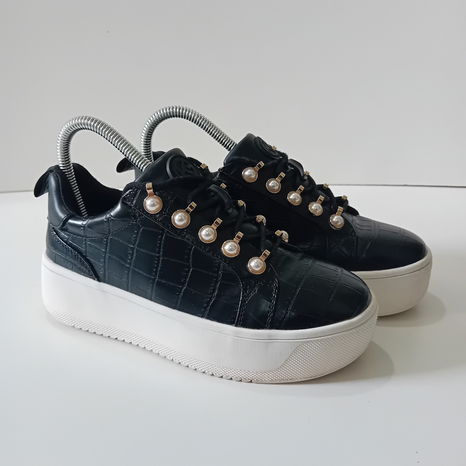 SAOLA Scarpe da ginnastica Kurt Geiger Lighter Pearl suola grossa nere da donna taglia UK 3 EU 36