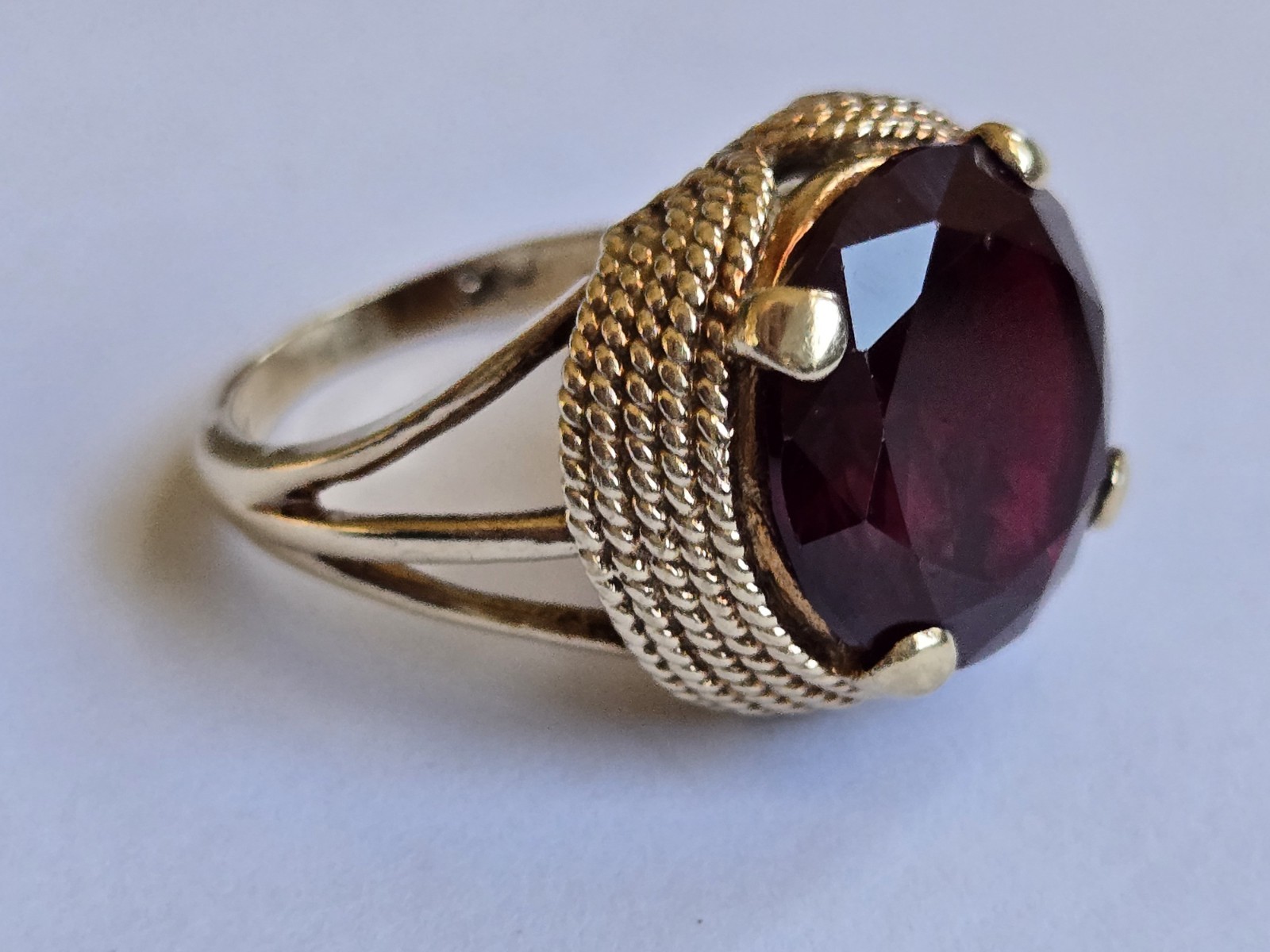Vintage 10K Solid Gold Large Ruby  Cocktail Ring-… - image 8