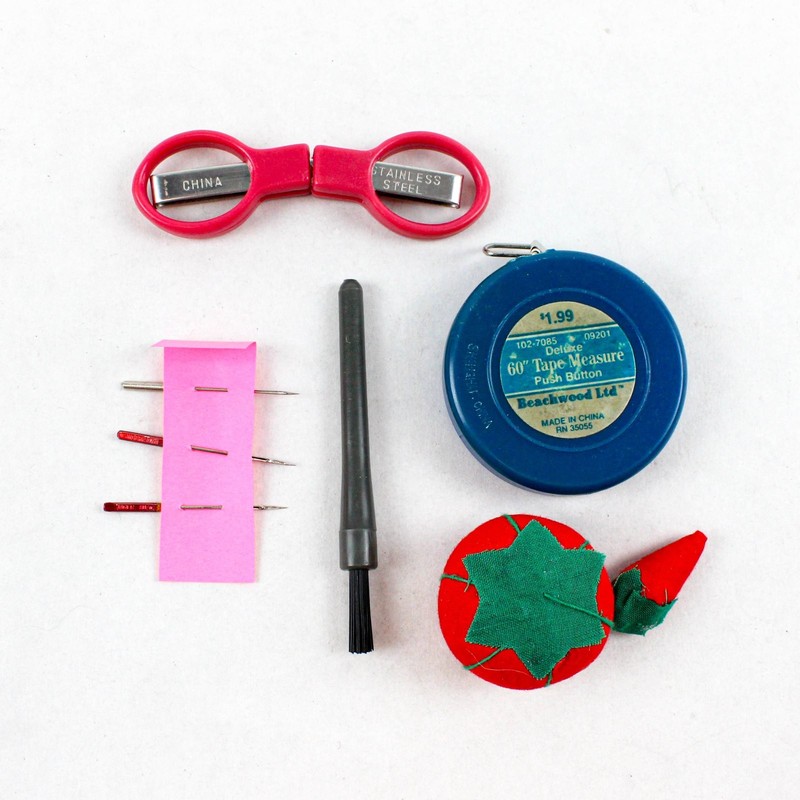 Lot of 5 Assorted Sewing Accessories Beachwood Tape Measure Needles Scissors
