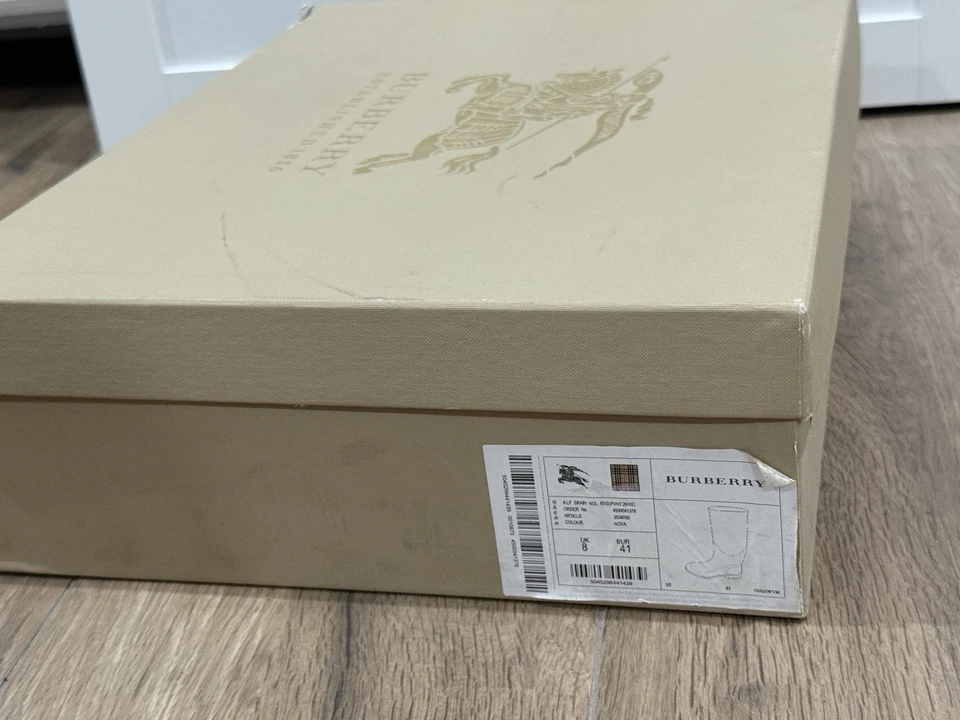 Hermosas Botas de Lluvia Burberry Florales Talla 10/10.5/11 - Talla UE 41 Foto 3 de 4