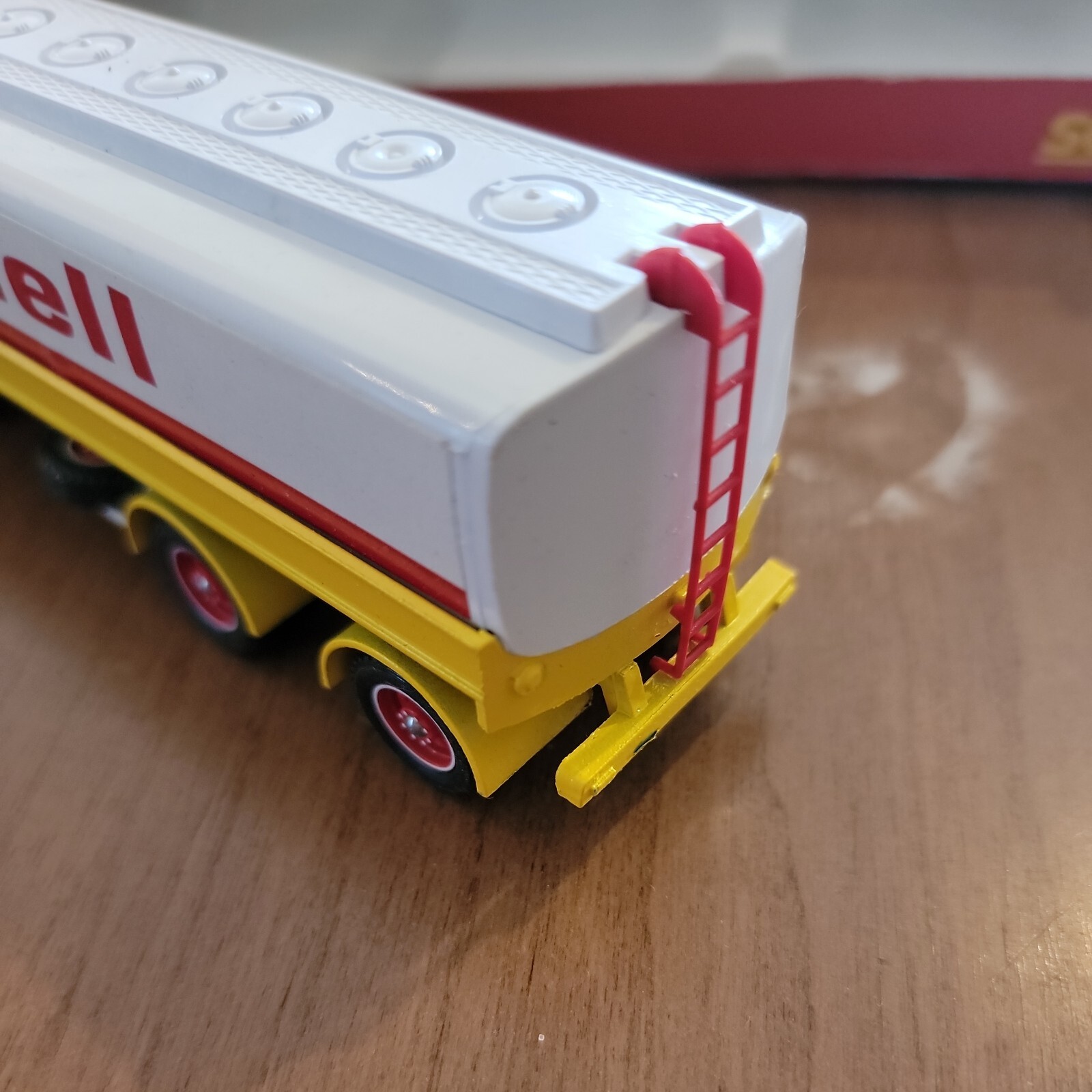 Picture 9 of 12