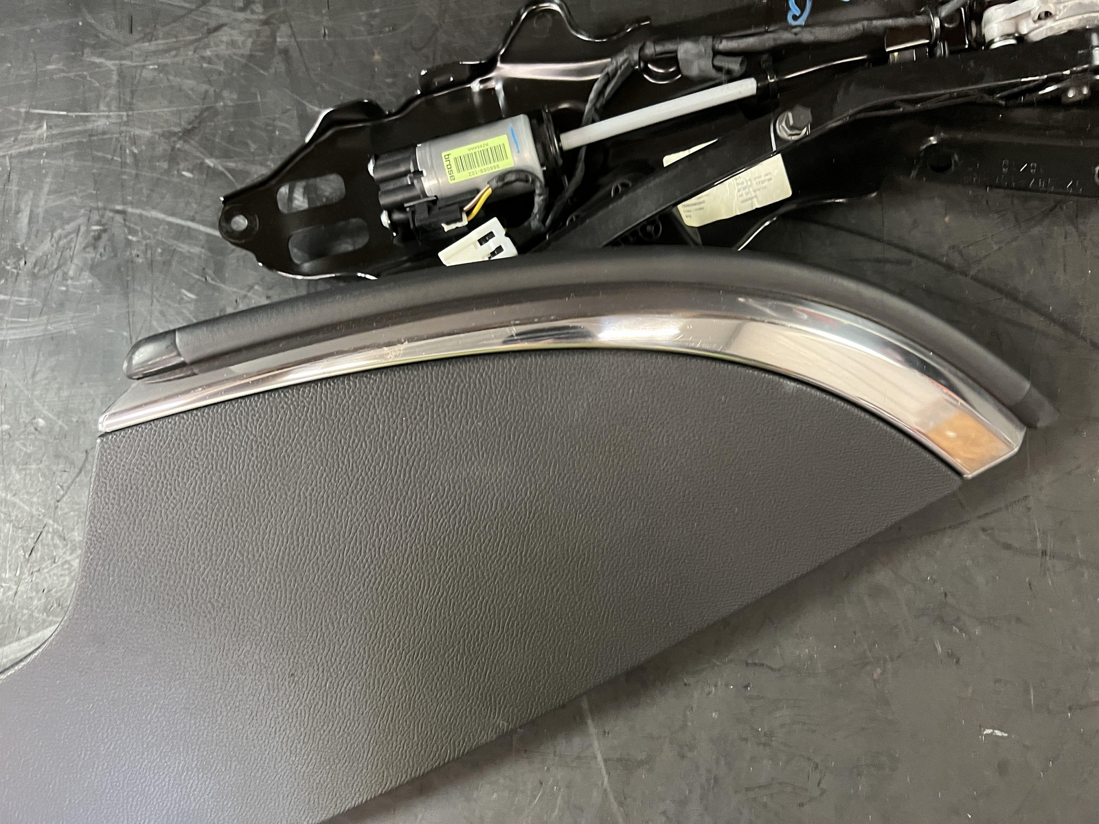 09-13 INFINITI G37 CONVERTIBLE RIGHT PASSENGER PARCEL SHELF FLAP 