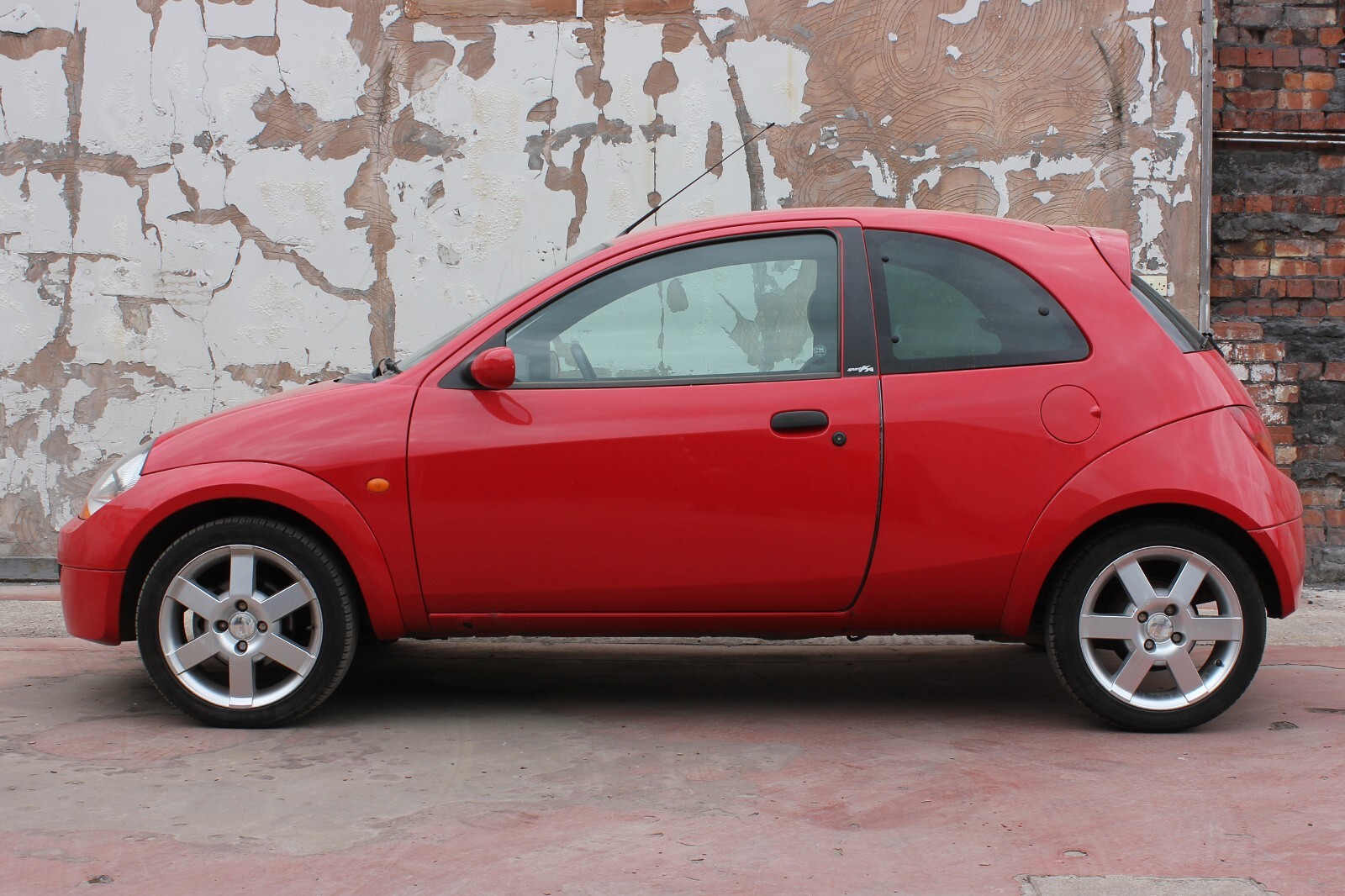 Image 2 - 2005 Ford Sportka SE - 26,411 Miles - Future Classic - Easy Project